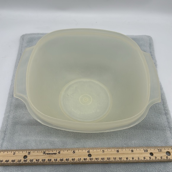 Tupperware Vintage Nesting Servalier Bowls—No Lids/Clear#836-8/Red#836-6 - Picture 2 of 12